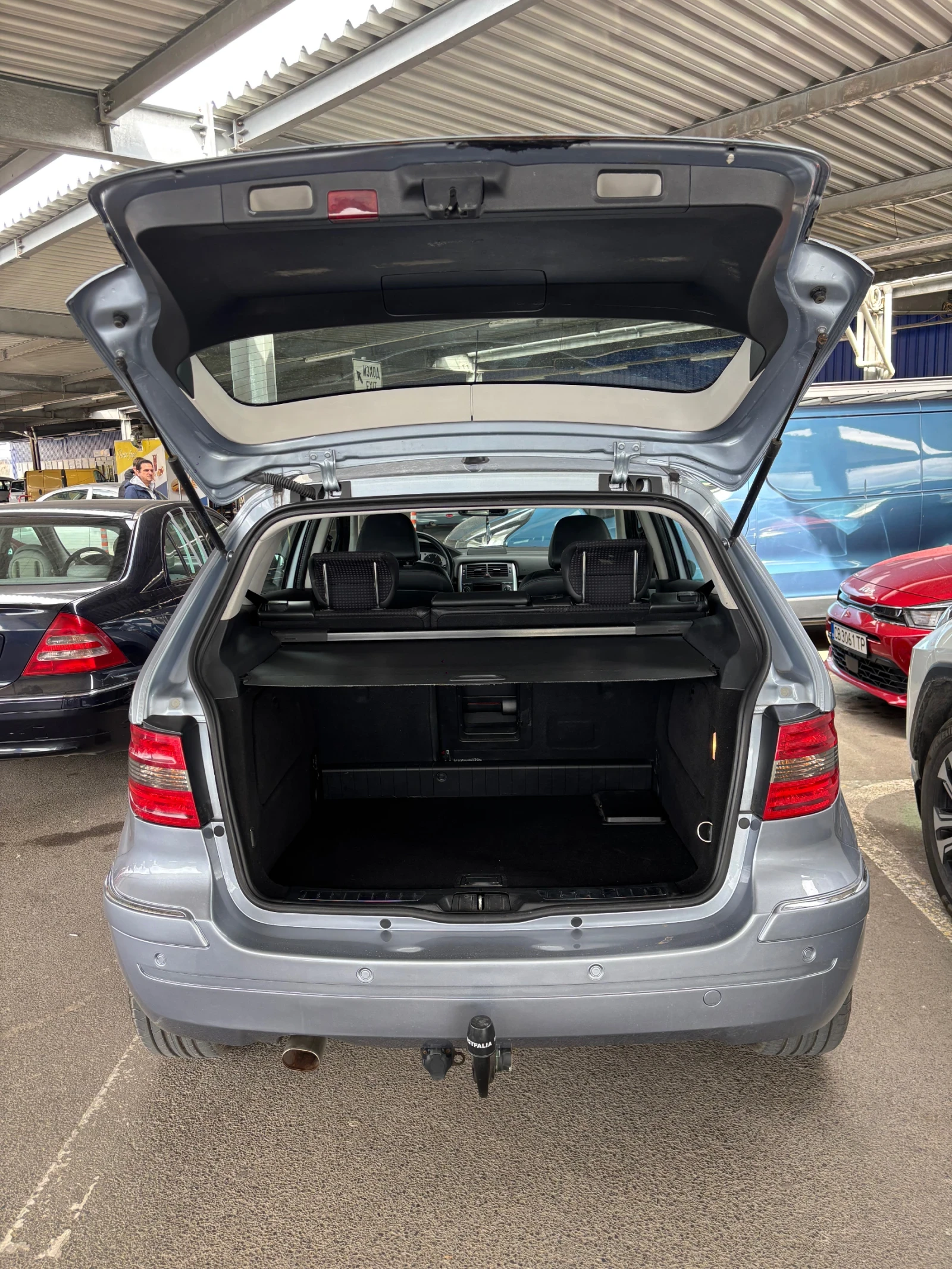 Mercedes-Benz B 180, снимка 2 - Автомобили и джипове - 53933711