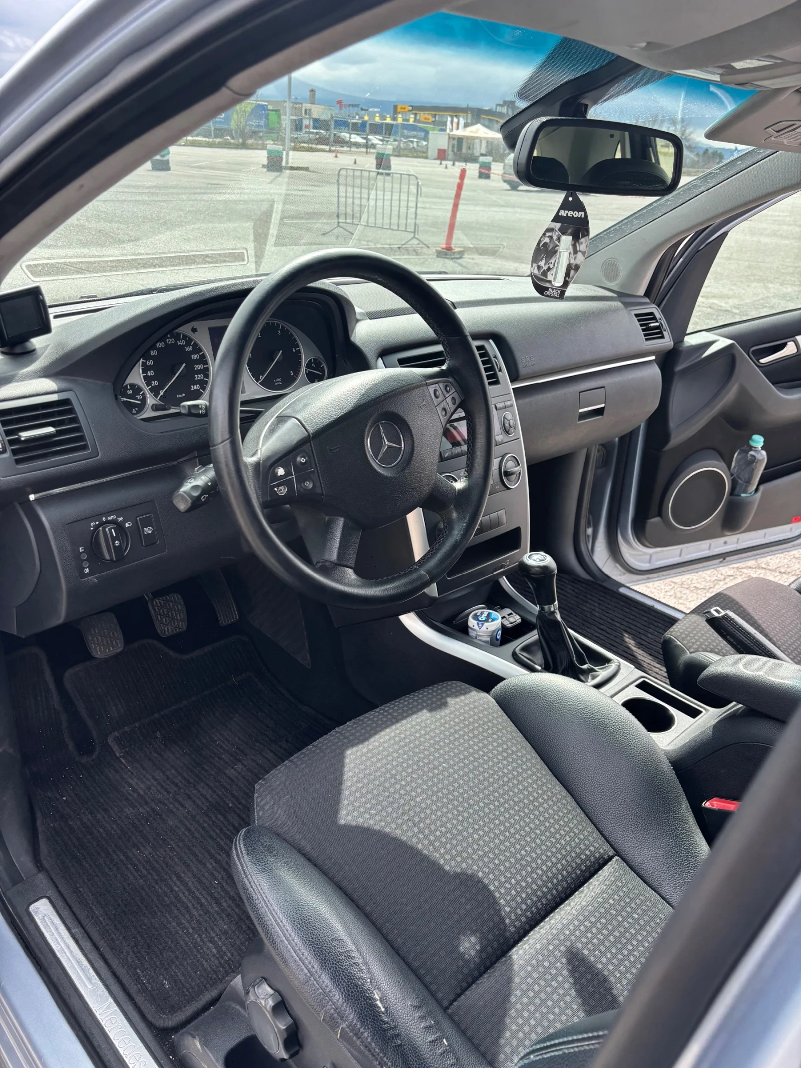 Mercedes-Benz B 180, снимка 10 - Автомобили и джипове - 53933711