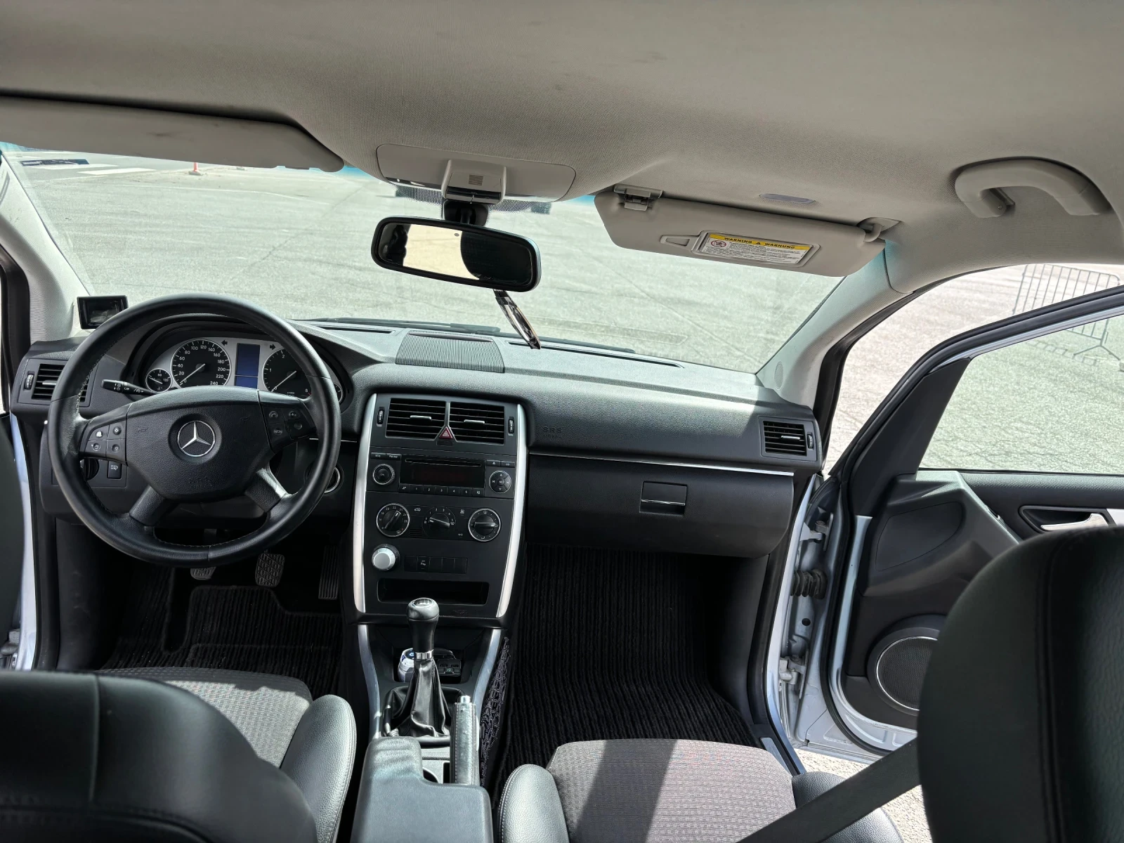 Mercedes-Benz B 180, снимка 13 - Автомобили и джипове - 53933711