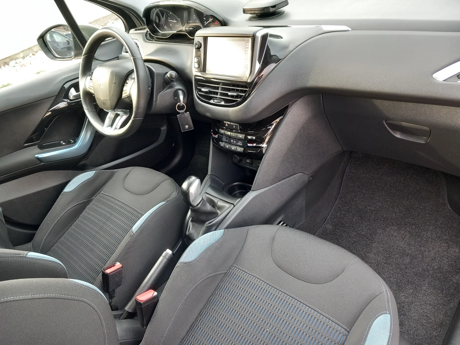 Seat Ibiza 1.6 E HDI NAVI, снимка 11 - Автомобили и джипове - 54183700