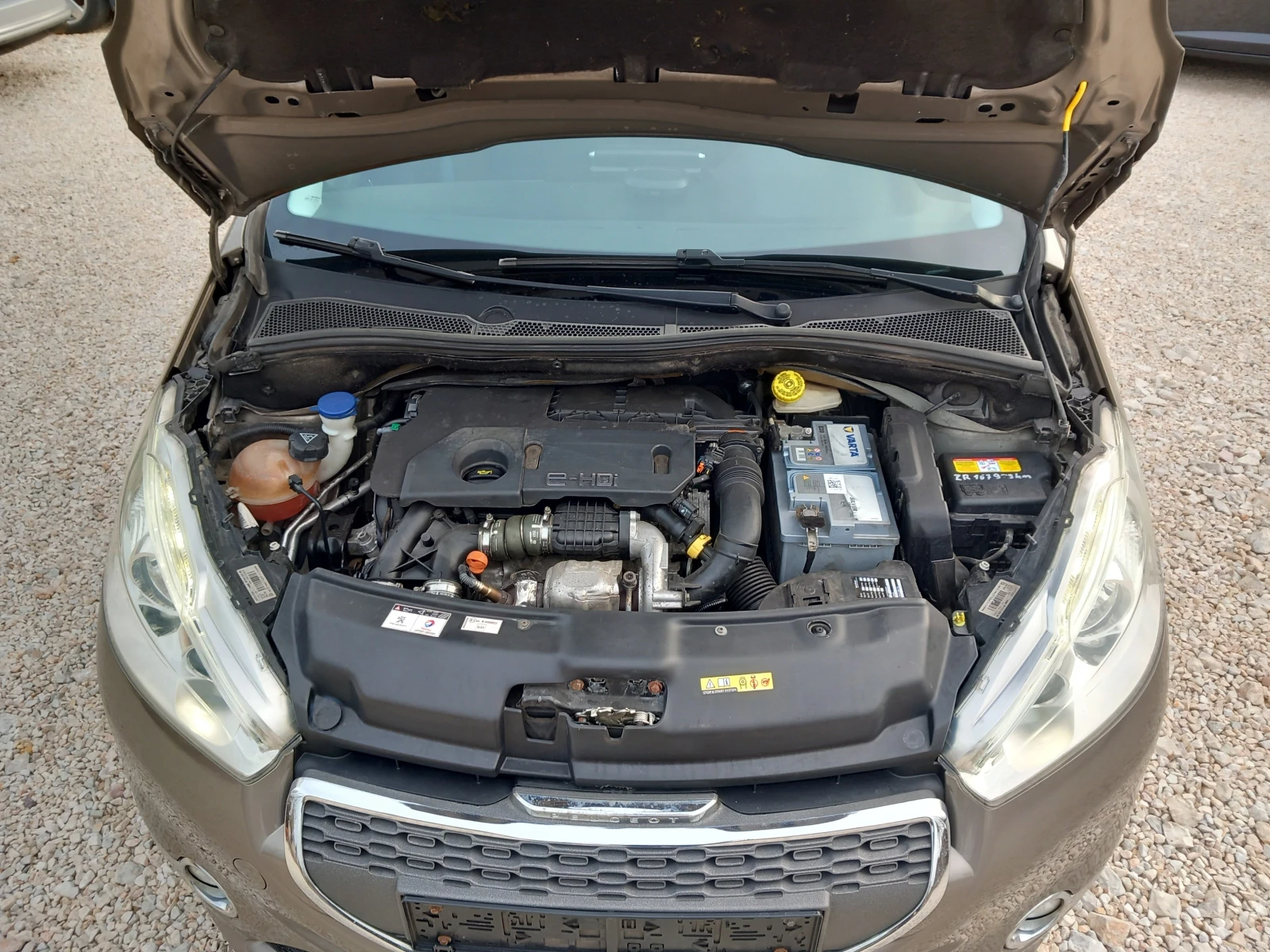 Seat Ibiza 1.6 E HDI NAVI, снимка 15 - Автомобили и джипове - 54183700