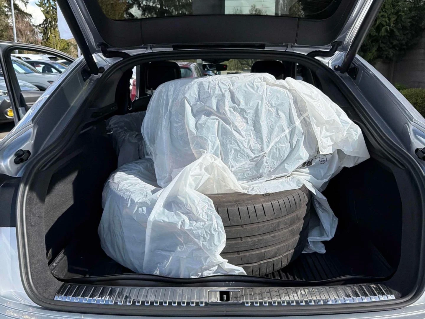 Audi E-Tron  55 quattro S line Black | �������� | 360  | B&O | | Mobile.bg � ����������� 12