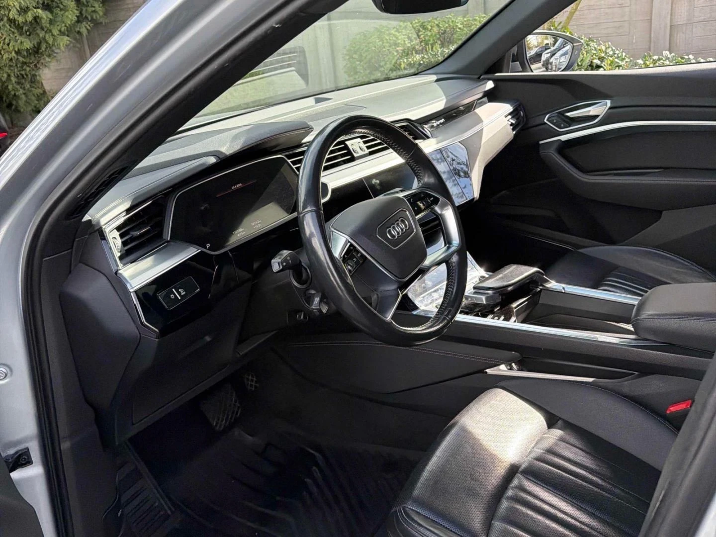 Audi E-Tron  55 quattro S line Black | �������� | 360  | B&O | | Mobile.bg � ����������� 8