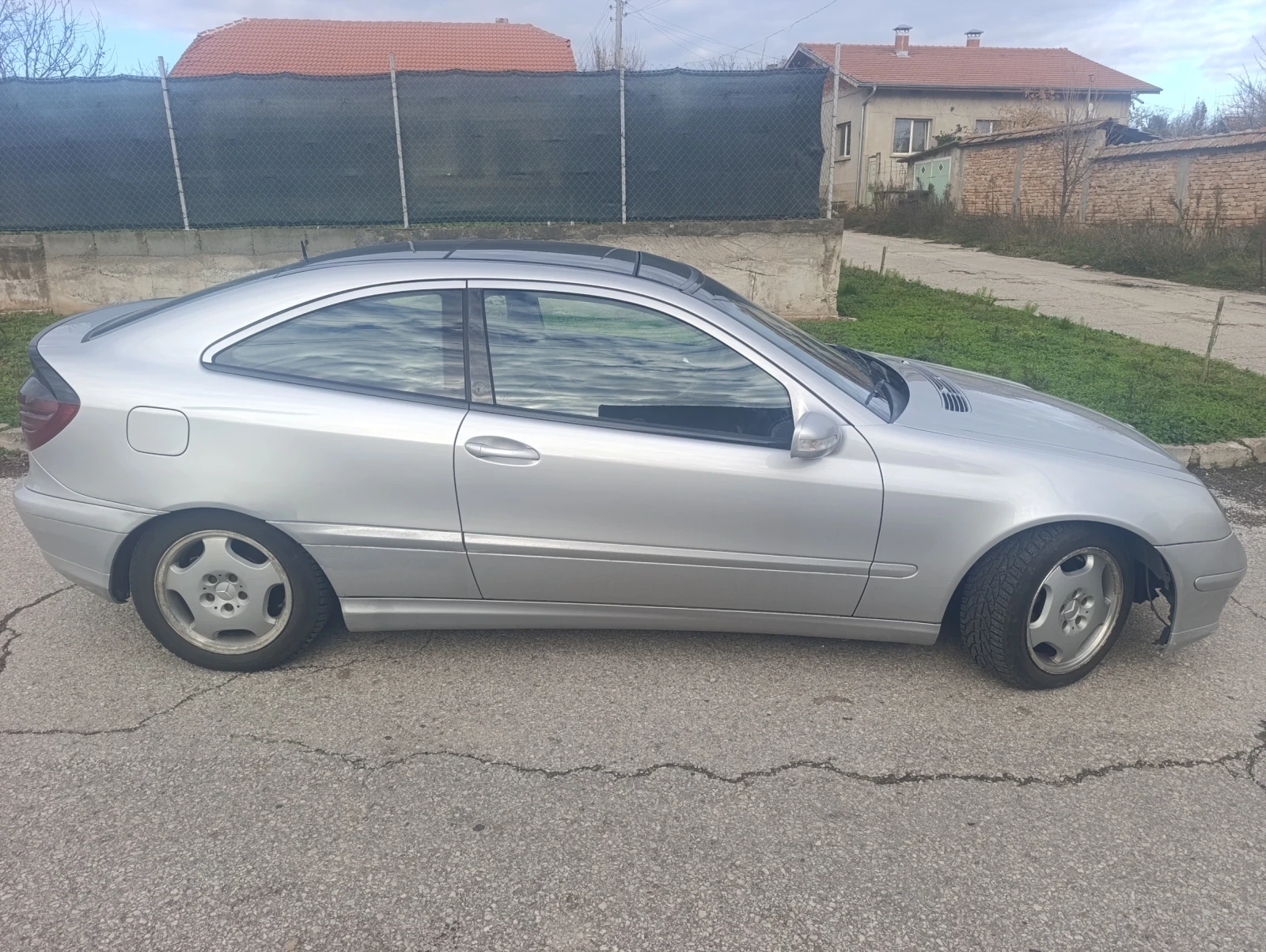 Mercedes-Benz C 220, снимка 4 - Автомобили и джипове - 54360240