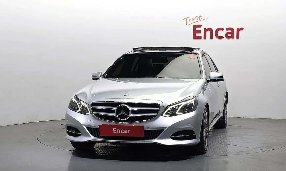 Mercedes-Benz E 300 3.5 V6, Подгрев, Задна кам., Панорама, снимка 3 - Автомобили и джипове - 54608779