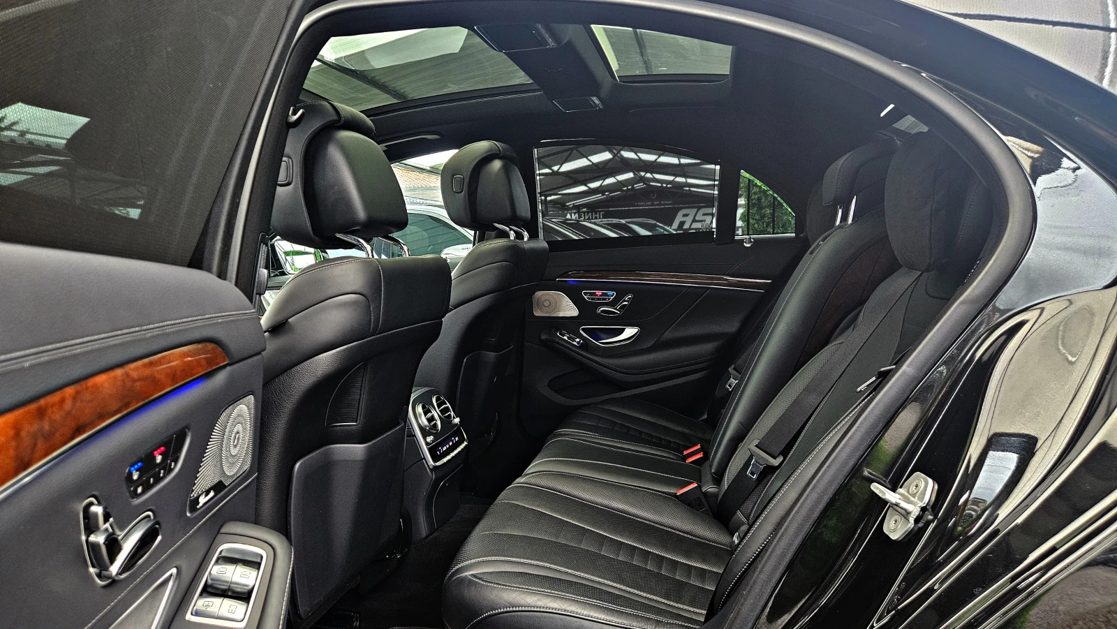 Mercedes-Benz S 350 AMG/9G/PANO/DISTR/CAMERA/BURMESTER/MAСАЖ/ОБДУХ/LIZ, снимка 14 - Автомобили и джипове - 54644582