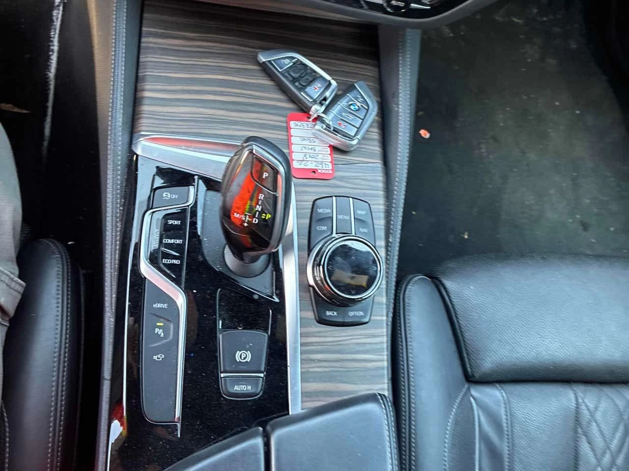 BMW 530E * xDrive iPerformance* АВТОКРЕДИТ БЕЗ ПЪРВОНАЧАЛНА, снимка 13 - Автомобили и джипове - 54685541