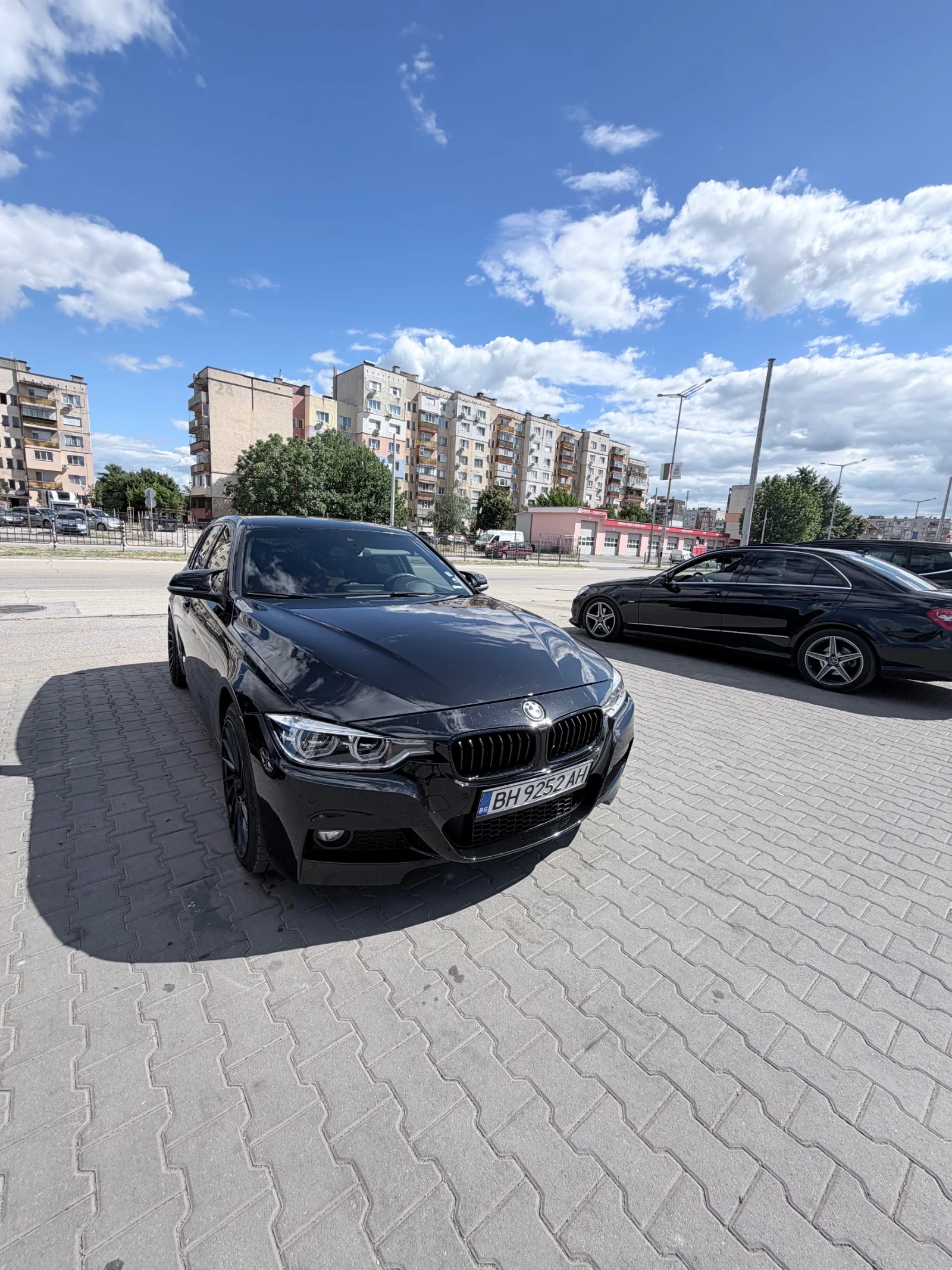 BMW 320 xDrive/ДИГИТАЛНО ТАБЛО/keyless/headup/harmankardon, снимка 7 - Автомобили и джипове - 54720630