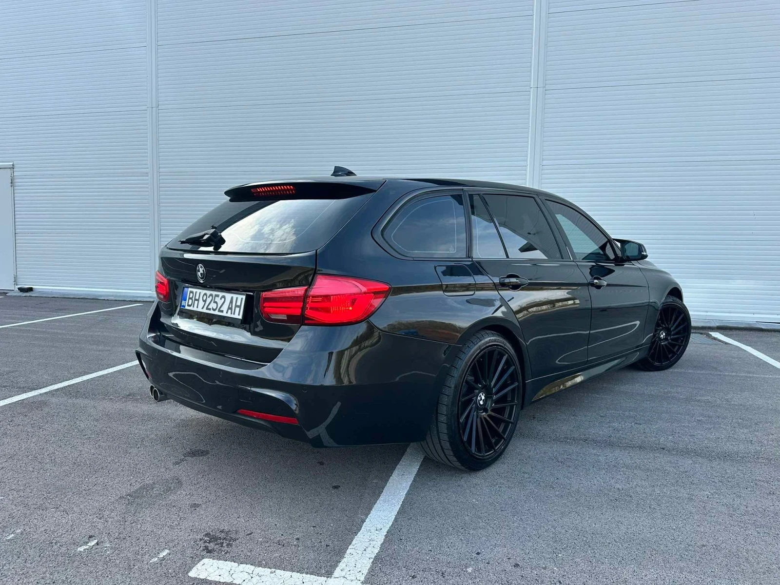 BMW 320 xDrive/ДИГИТАЛНО ТАБЛО/keyless/headup/harmankardon, снимка 2 - Автомобили и джипове - 54720630