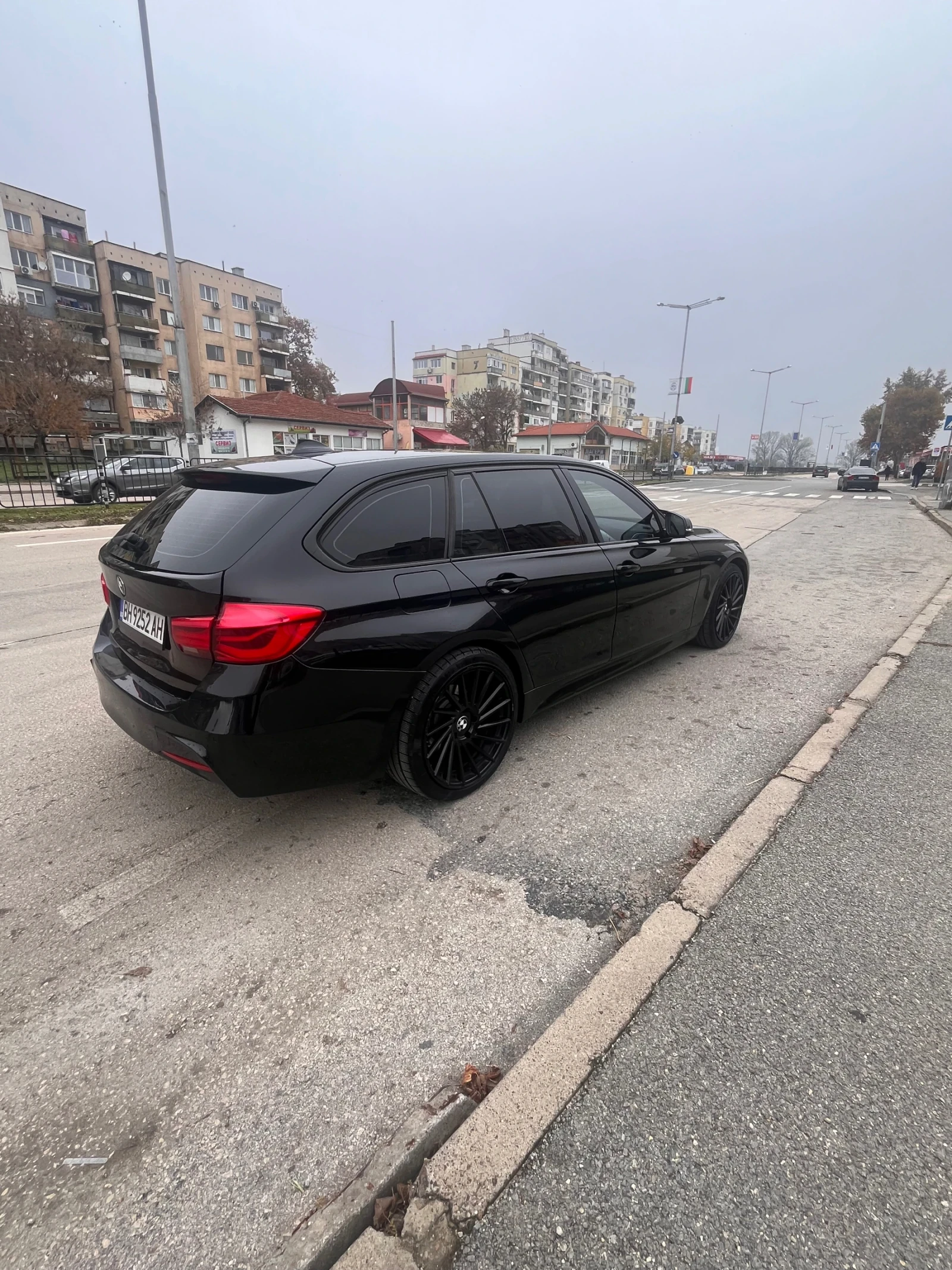 BMW 320 xDrive/ДИГИТАЛНО ТАБЛО/keyless/headup/harmankardon, снимка 6 - Автомобили и джипове - 54720630