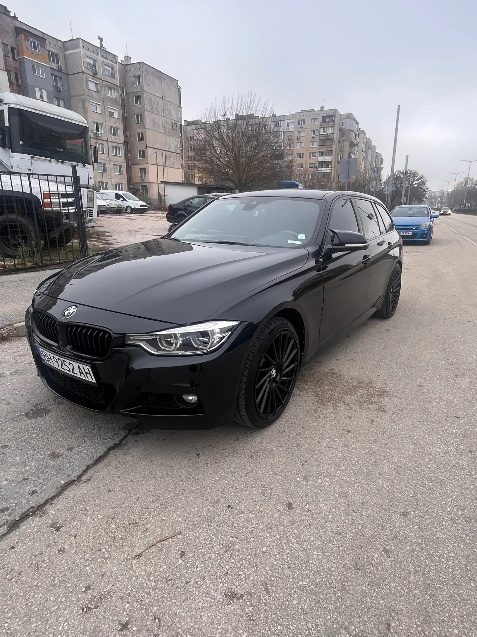 BMW 320 xDrive/ДИГИТАЛНО ТАБЛО/keyless/headup/harmankardon, снимка 5 - Автомобили и джипове - 54720630