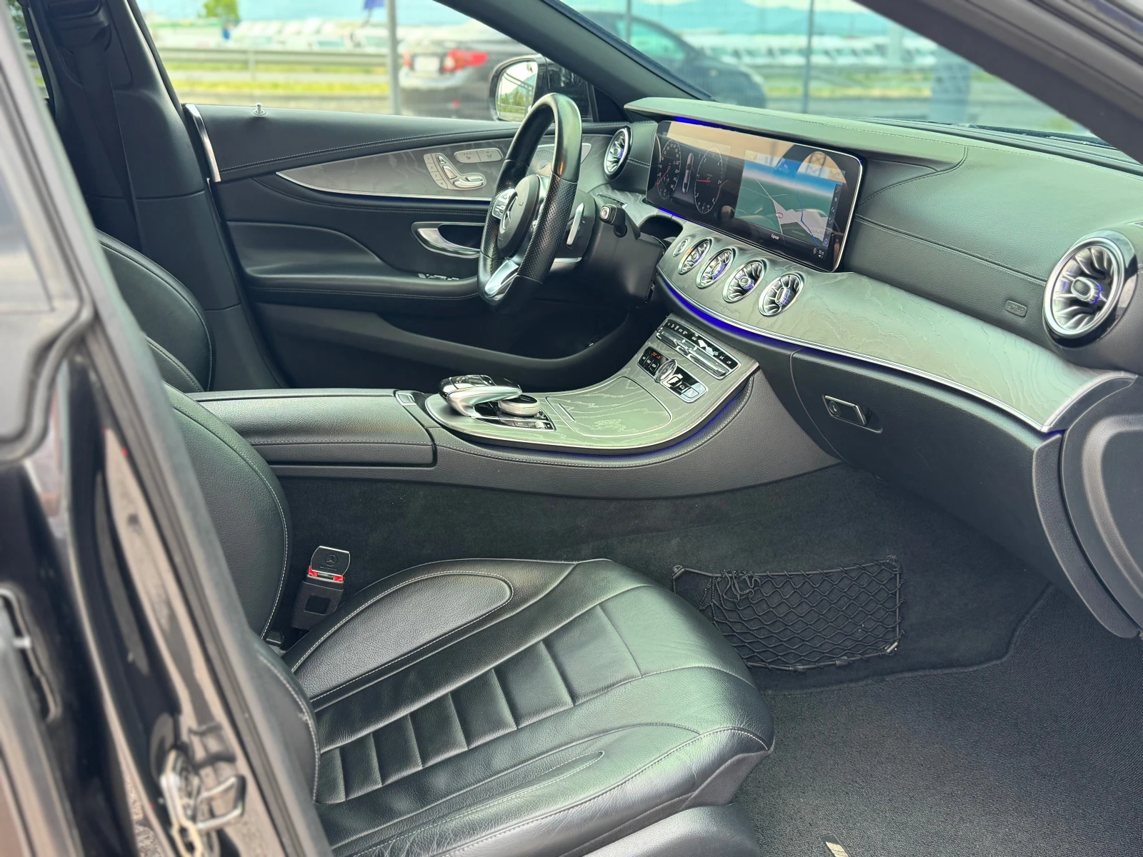 Mercedes-Benz CLS 300, снимка 6 - Автомобили и джипове - 54909381