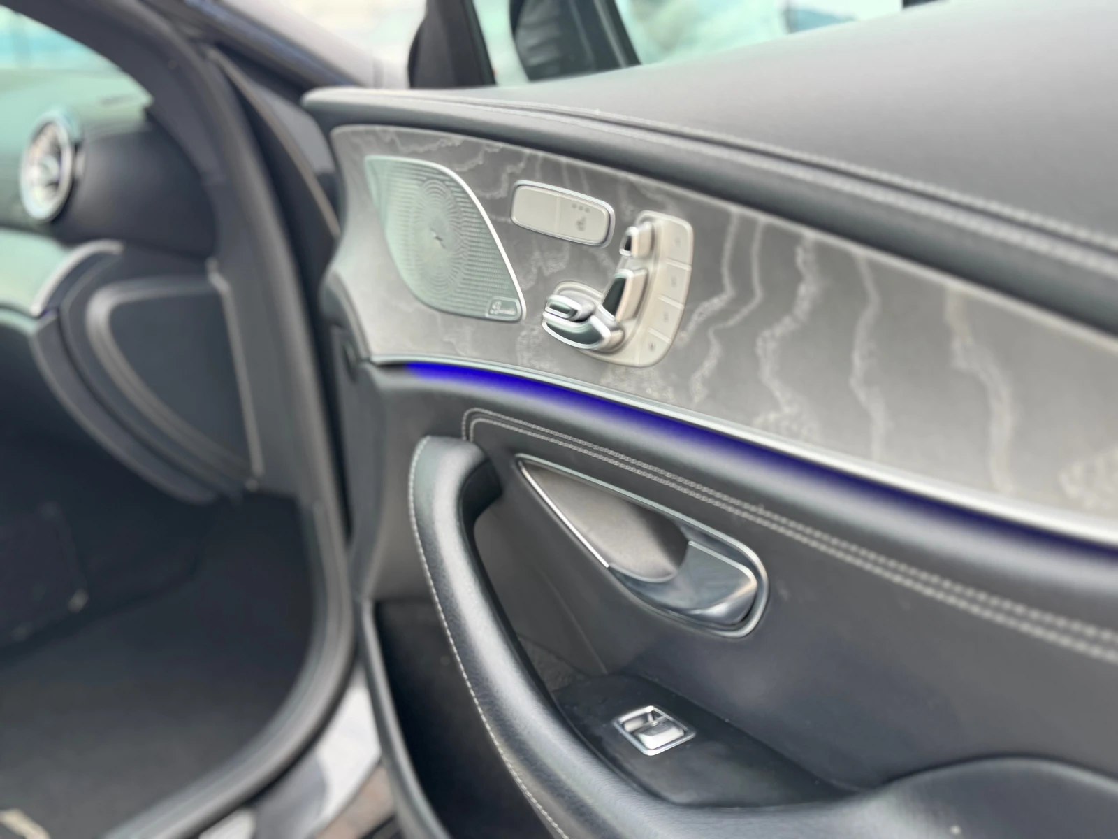 Mercedes-Benz CLS 300, снимка 7 - Автомобили и джипове - 54909381