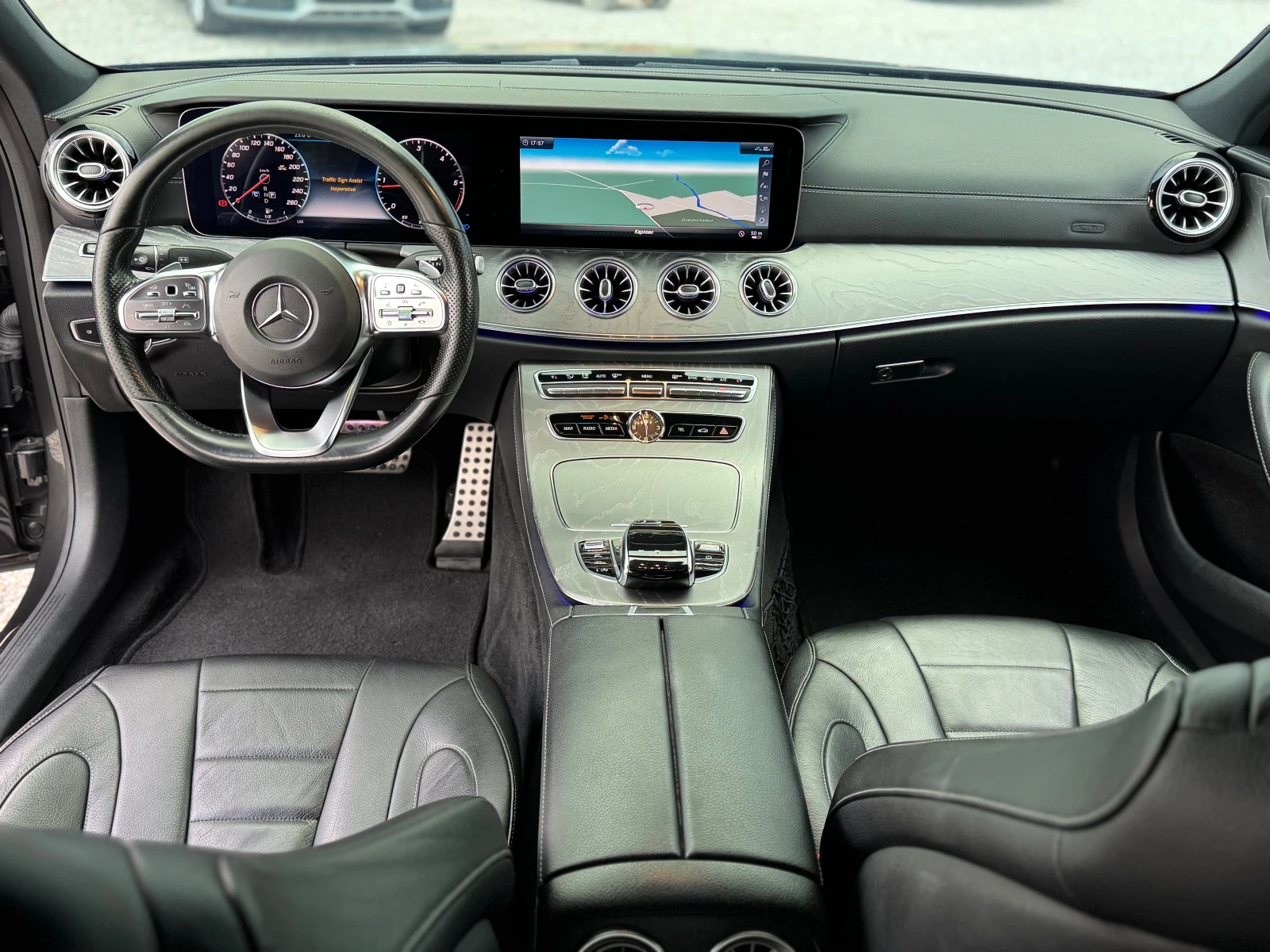 Mercedes-Benz CLS 300, снимка 3 - Автомобили и джипове - 54909381