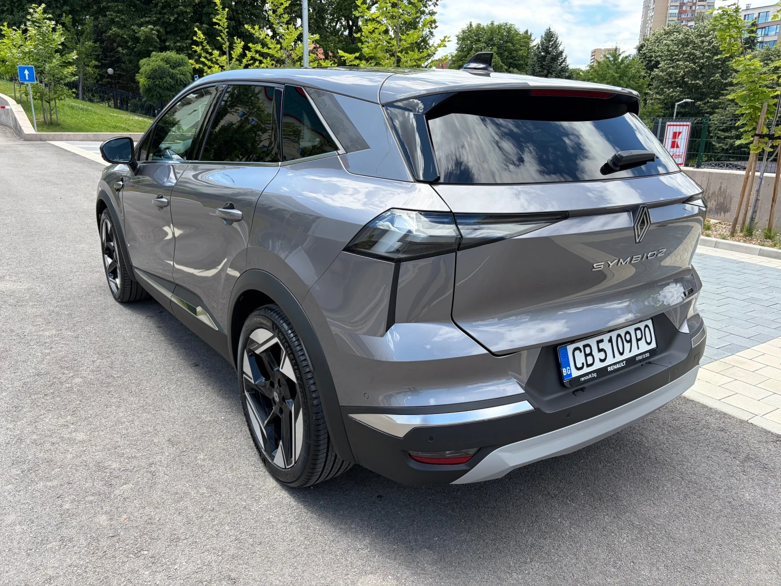 Renault Symbioz Iconic 160 full hybrid, снимка 4 - Автомобили и джипове - 55162677