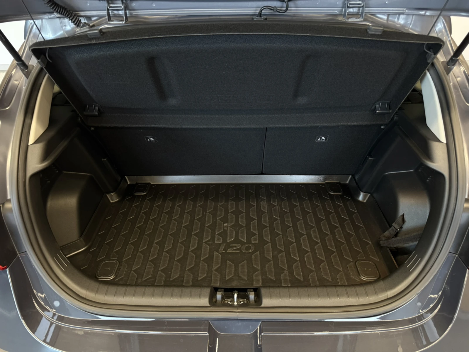 Hyundai I20 EXCLUSIVE, снимка 17 - Автомобили и джипове - 55432249