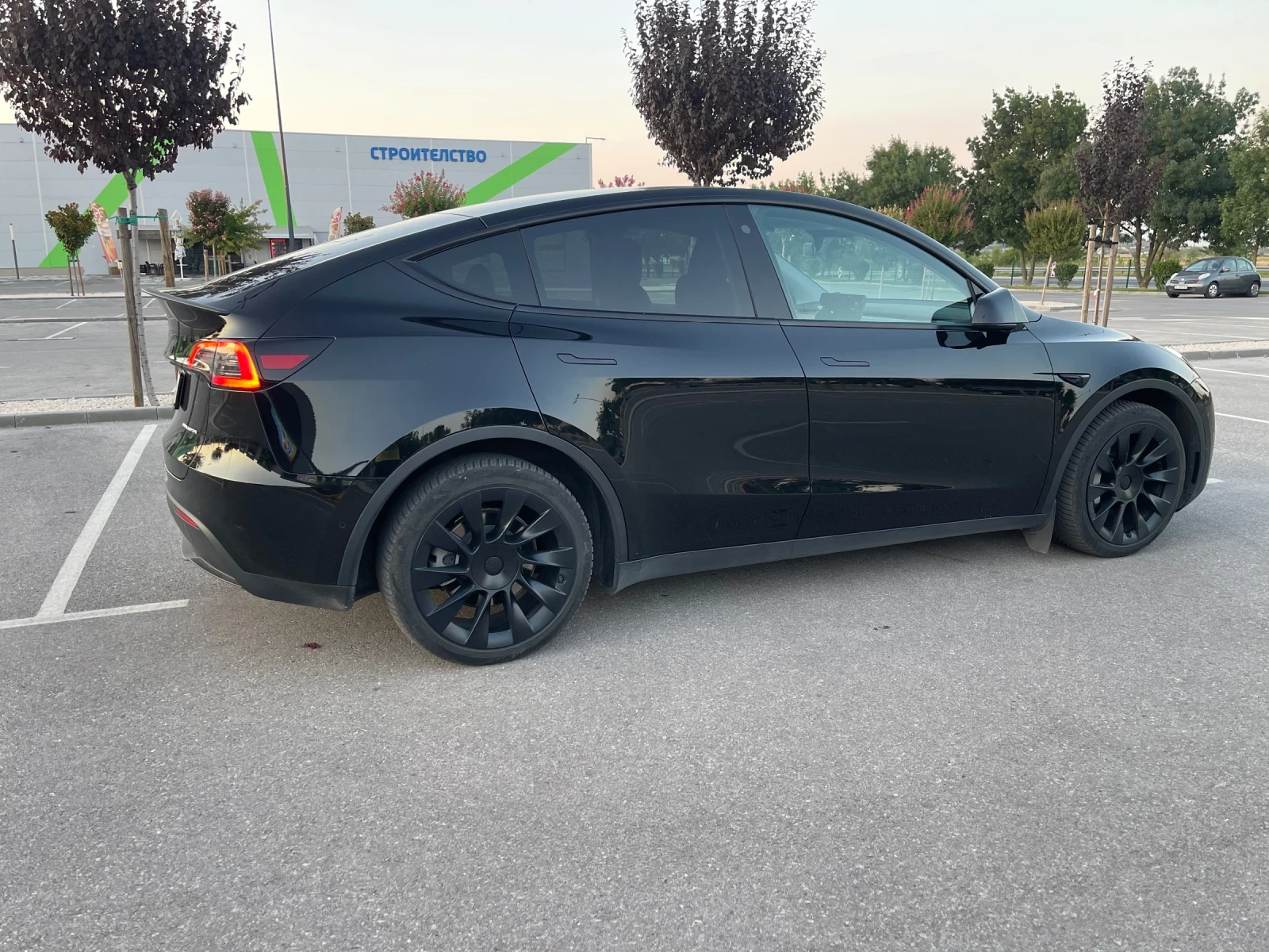 Tesla Model Y Long Range 4x4 Европейска, снимка 3 - Автомобили и джипове - 55675823