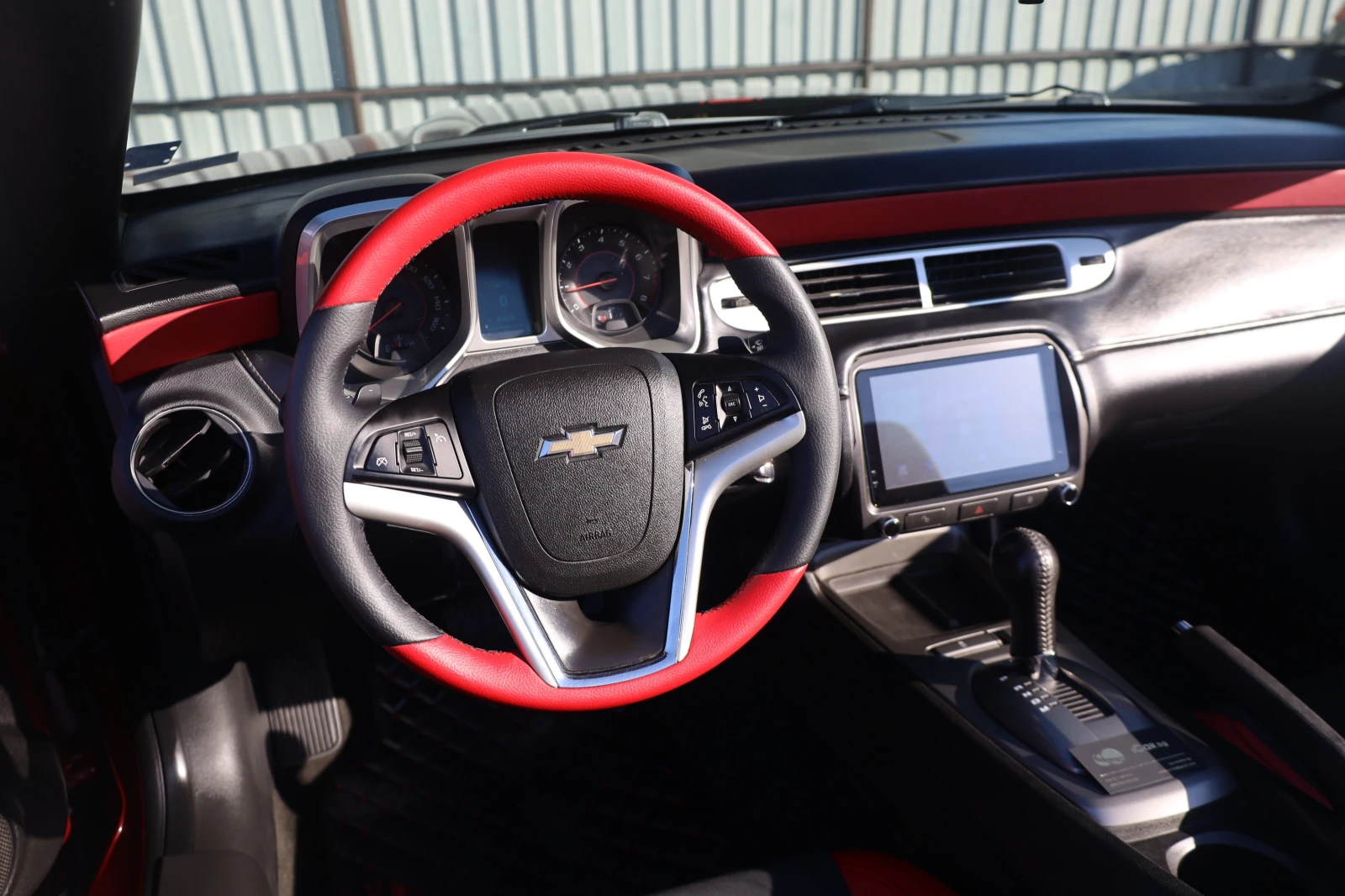 Chevrolet Camaro 3.6i V6 Cabrio KAM Navi Rot TeilLeder 19Zoll #iCar, снимка 13 - Автомобили и джипове - 55752943