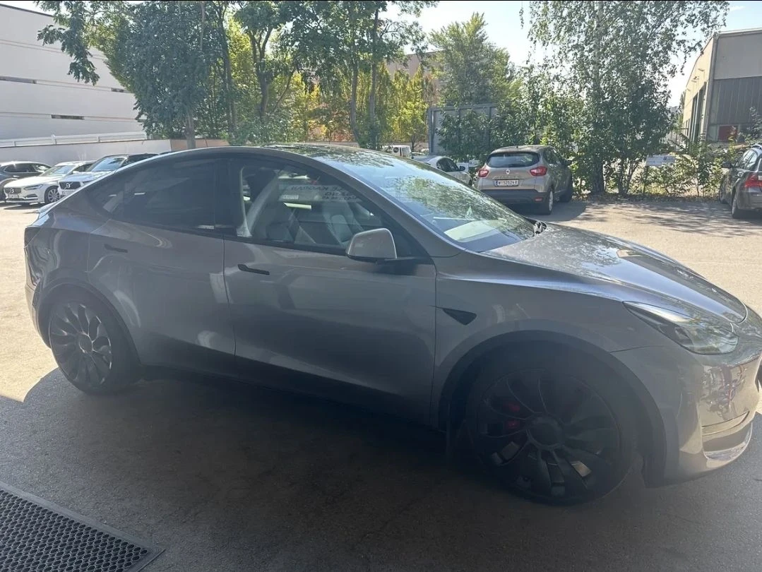 Tesla Model Y Performance 13000км, снимка 4 - Автомобили и джипове - 55879332