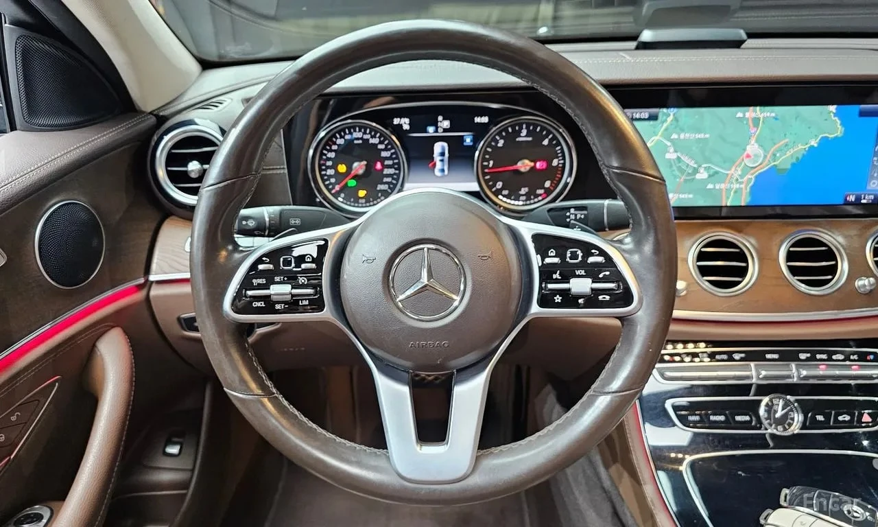 Mercedes-Benz E 220 * E220d 4MATIC Exclusive * ЦЕНА ДО БГ, снимка 12 - Автомобили и джипове - 56022361