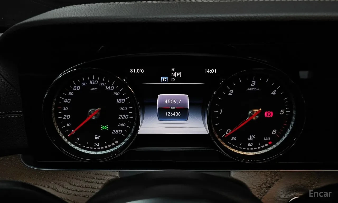 Mercedes-Benz E 220 * E220d 4MATIC Exclusive * ЦЕНА ДО БГ, снимка 13 - Автомобили и джипове - 56022361