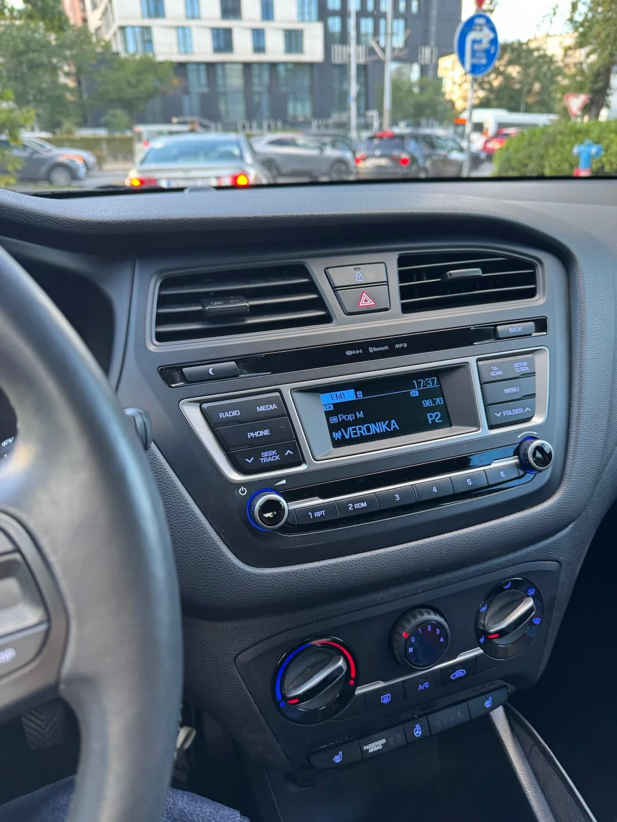 Hyundai I20, снимка 11 - Автомобили и джипове - 56261888
