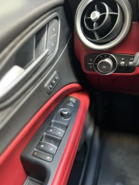 Alfa Romeo Stelvio Q4 2.0T, снимка 15