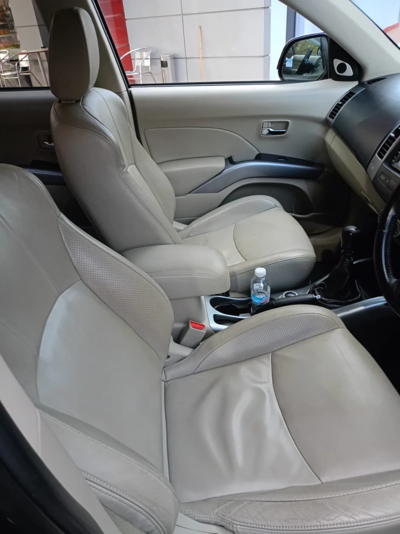 Mitsubishi Outlander, снимка 3 - Автомобили и джипове - 49201344