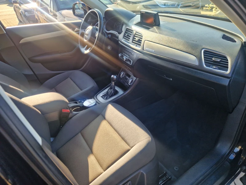 Audi Q3 2.0i avtomat 4x4  , снимка 13 - Автомобили и джипове - 52823157