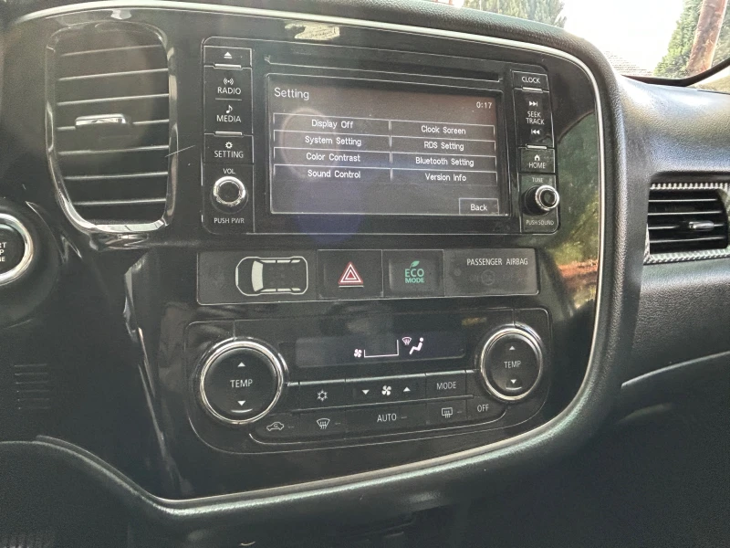 Mitsubishi Outlander 2.0i/4x4/Автомат, снимка 13 - Автомобили и джипове - 53157745