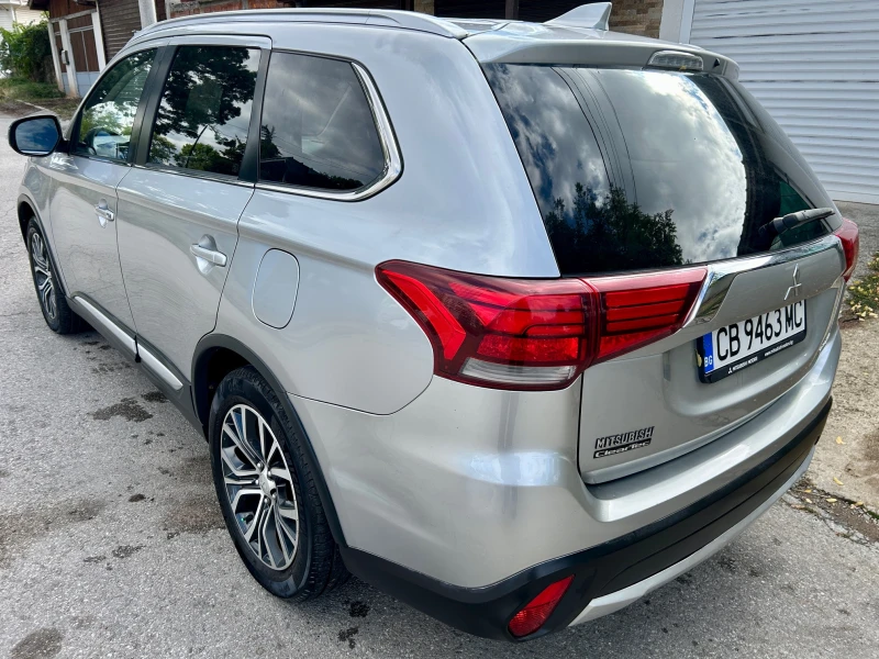Mitsubishi Outlander 2.0i/4x4/Автомат, снимка 3 - Автомобили и джипове - 53157745