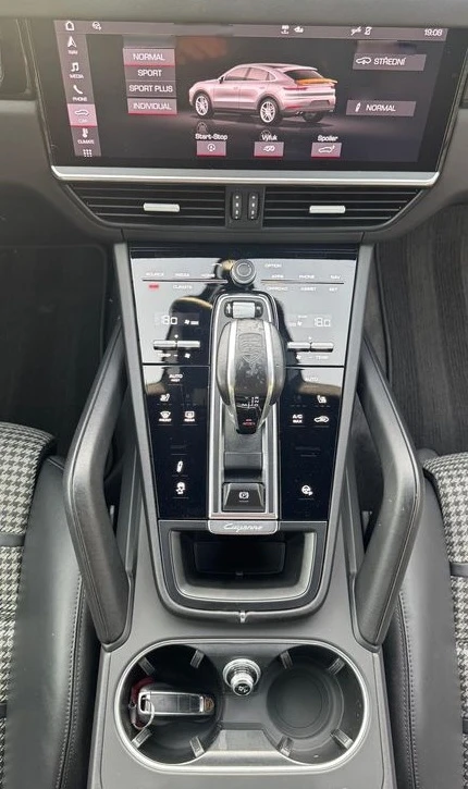 Porsche Cayenne GTS 4.0 V8 Carbon Light Package, снимка 8 - Автомобили и джипове - 55056012