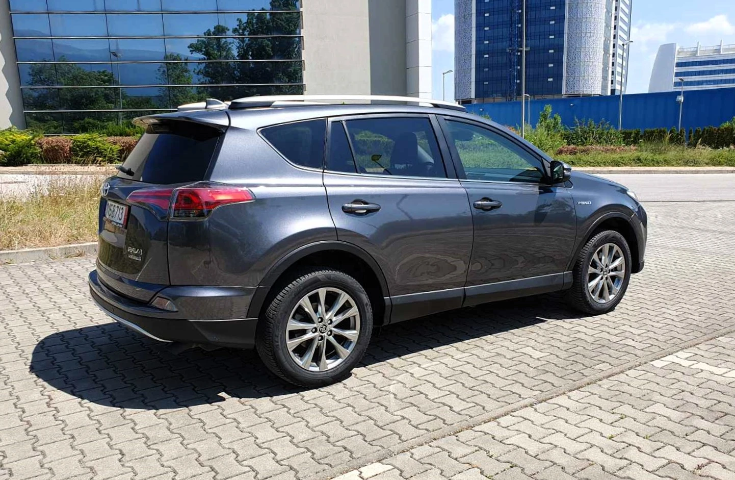 Toyota Rav4 2.5Hybrid 4WD Launge - изображение 4