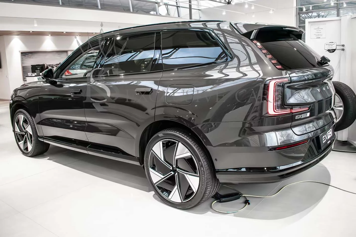 Volvo EX90 TWIN MOTOR PERFORMANCE ULTRA* 7 МЕСТЕН*  - изображение 2