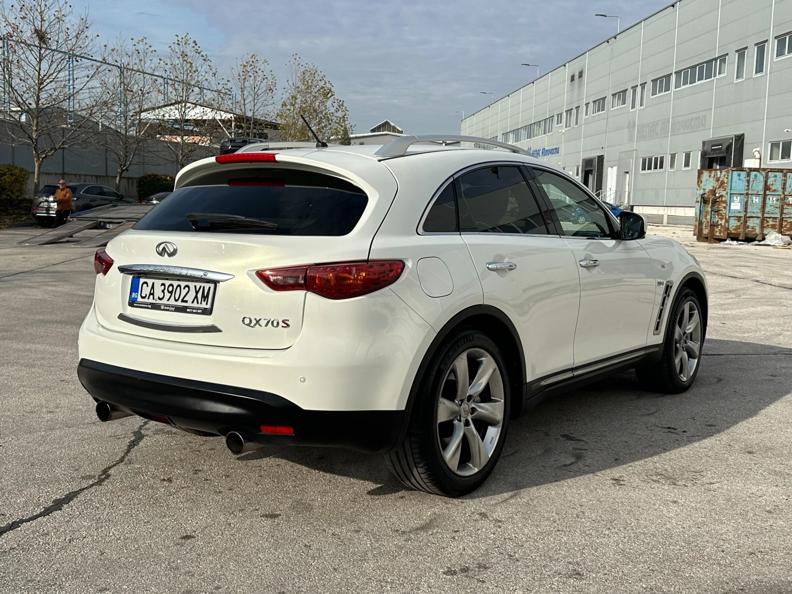 Infiniti QX70 3.0d 238 к.с.  - изображение 4