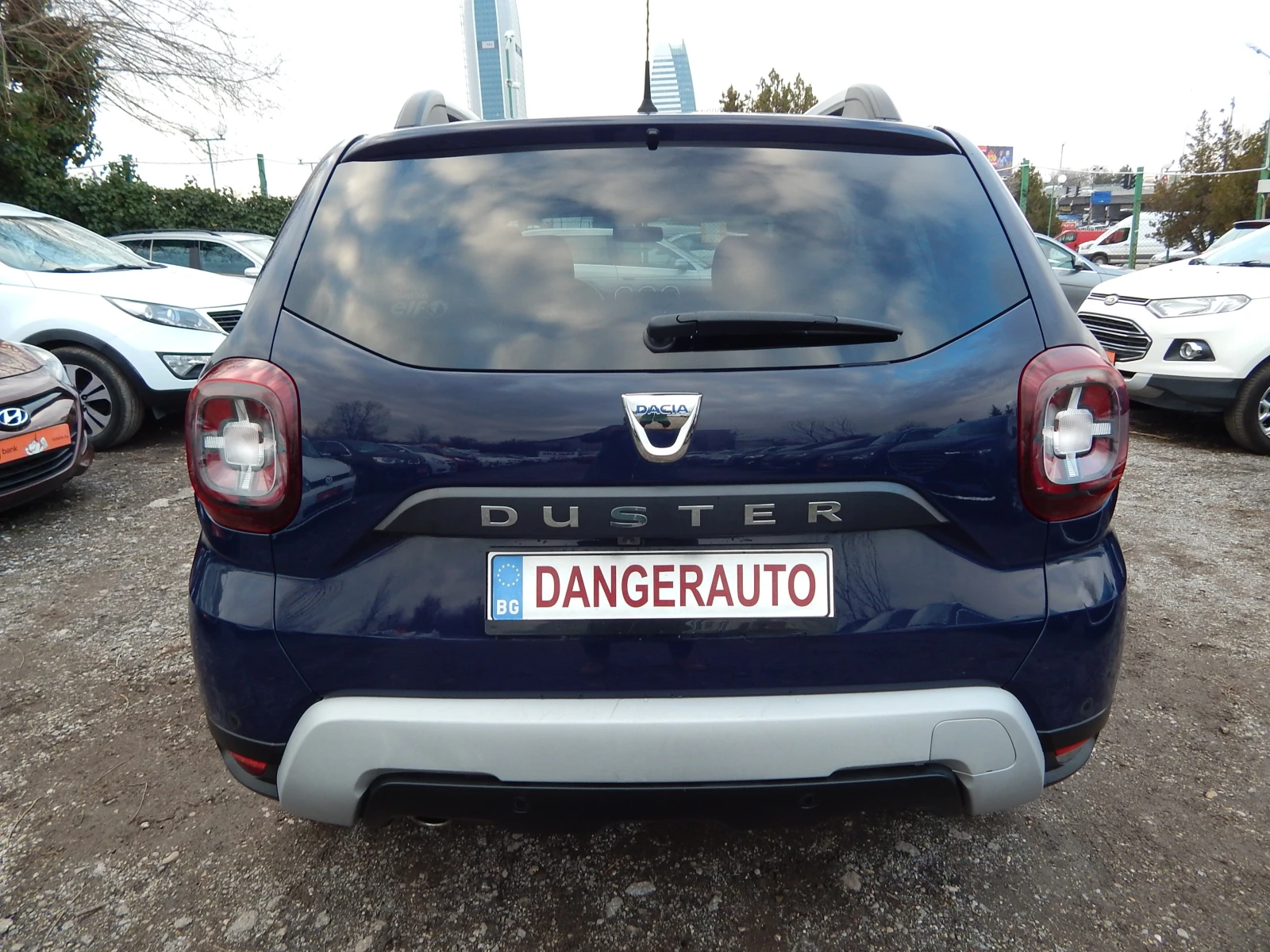 Dacia Duster 1.6i* ГАЗОВ ИНЖЕКЦИОН*  - изображение 5