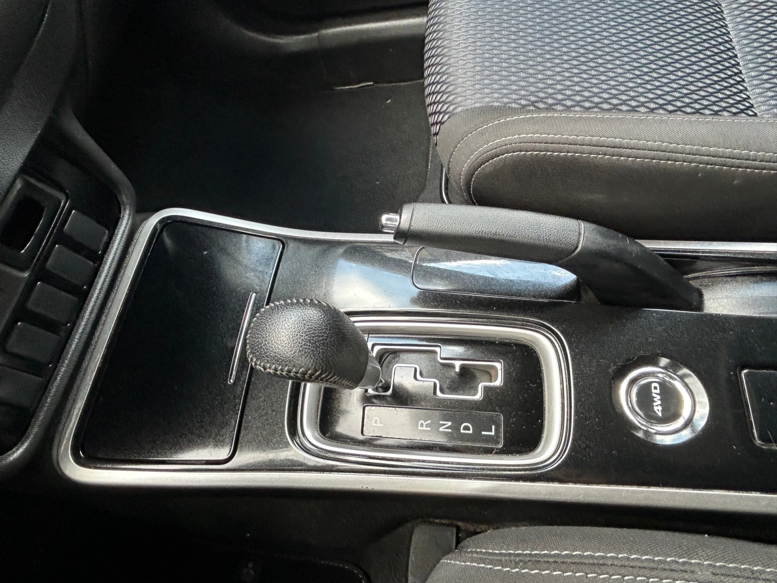 Mitsubishi Outlander 2.0i/4x4/������� | Mobile.bg � ����������� 14