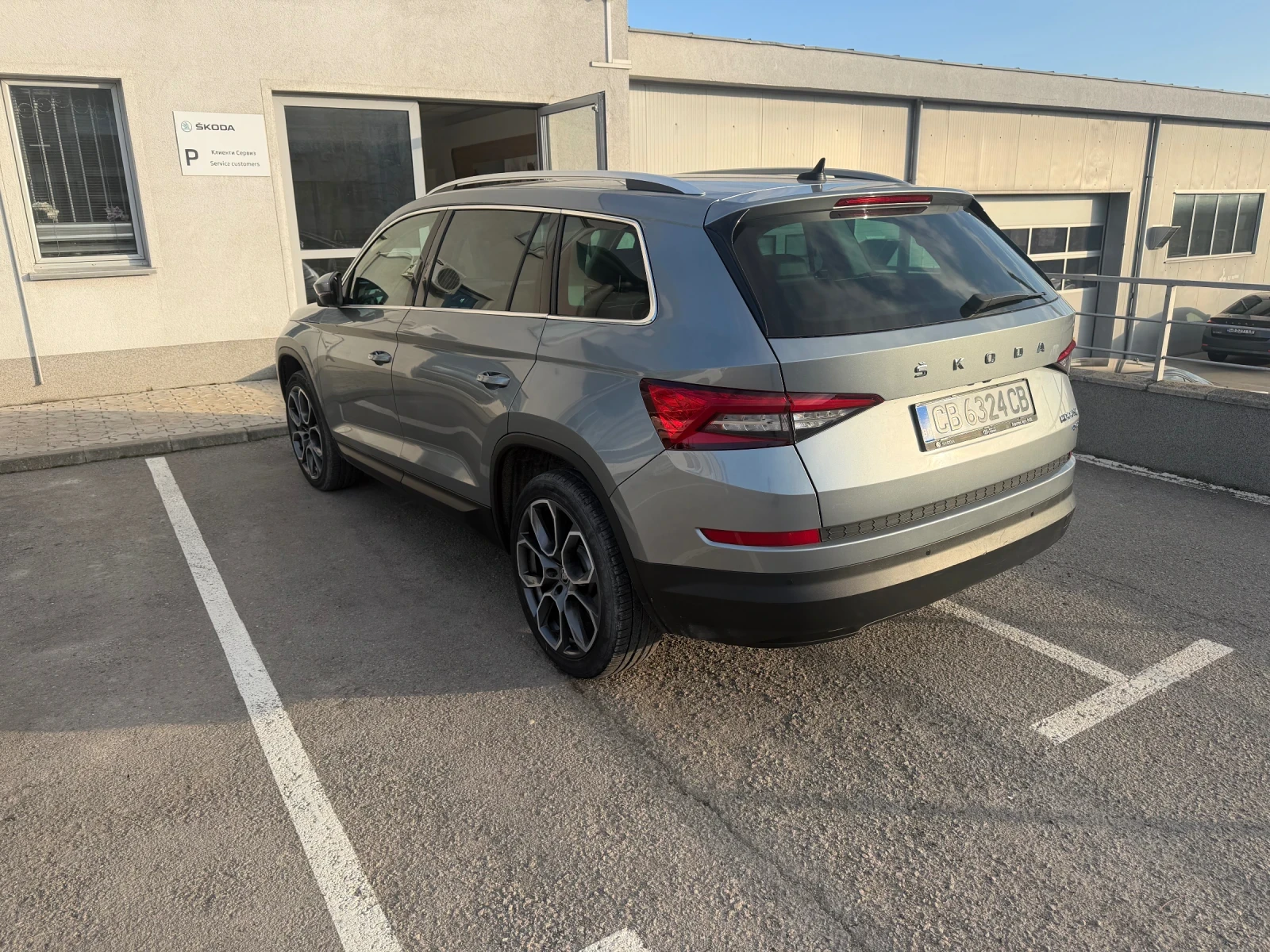 Skoda Kodiaq 2.0D, 200 кс., 4x4, 7DSG, 7 местен ДДС фактура, снимка 4 - Автомобили и джипове - 53473838