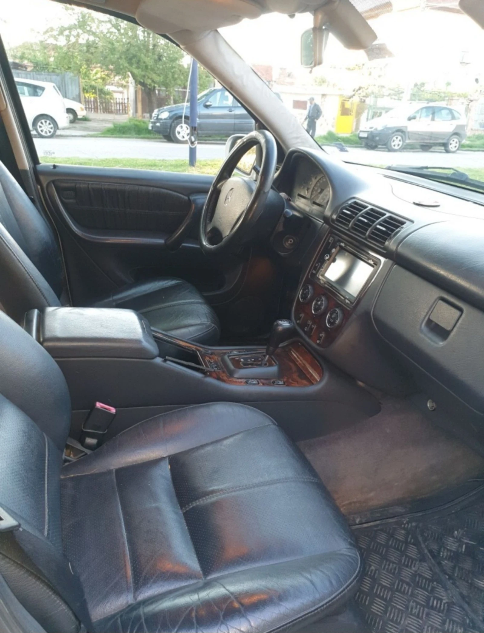 Mercedes-Benz ML 270 2.7, снимка 2 - Автомобили и джипове - 54348349