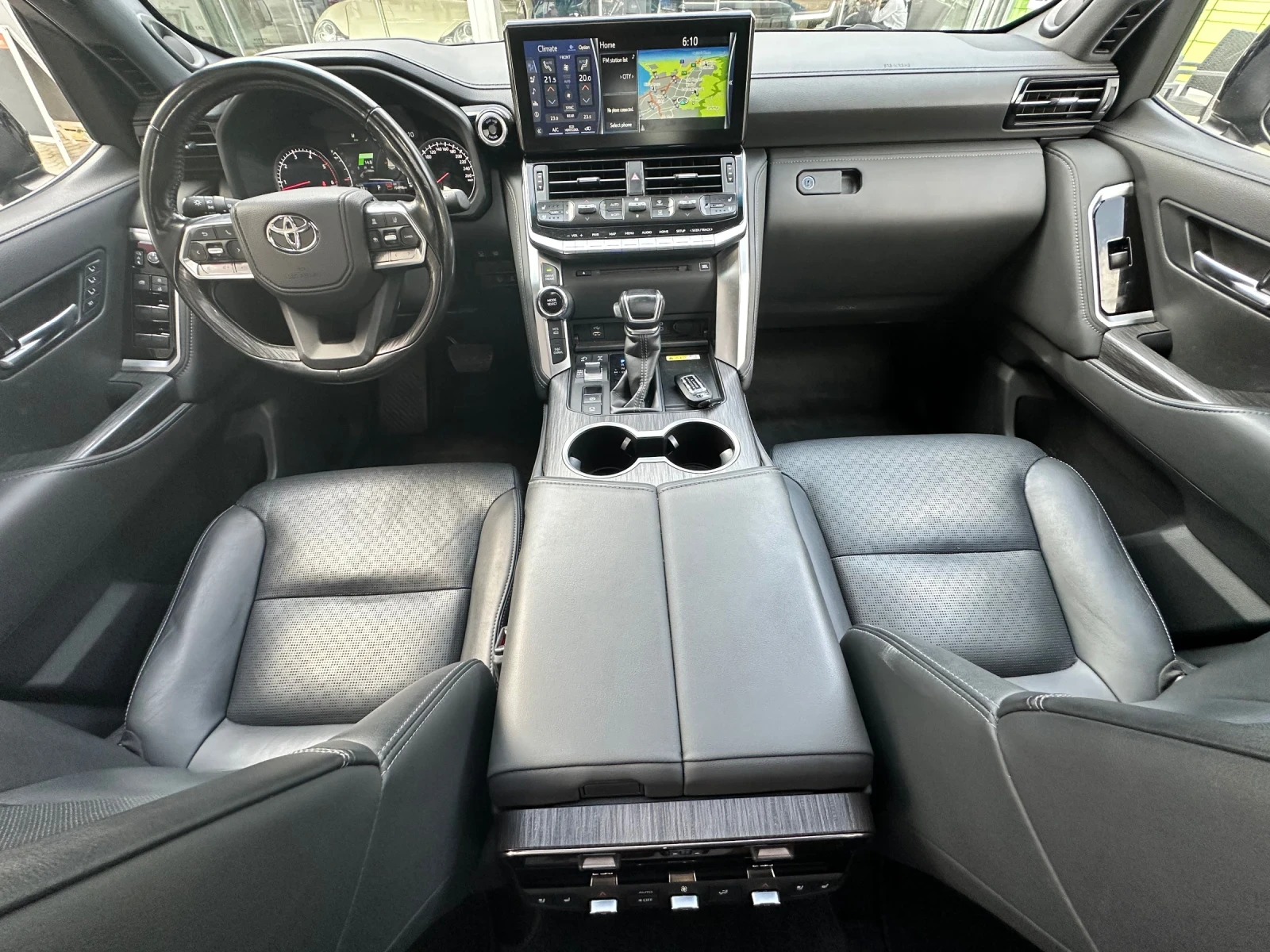 Toyota Land cruiser 300 Собствен Лизинг/ БАРТЕР FULL, снимка 10 - Автомобили и джипове - 56088004