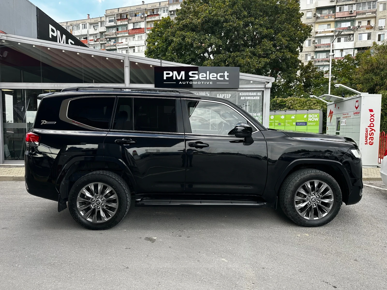 Toyota Land cruiser 300 Собствен Лизинг/ БАРТЕР FULL, снимка 4 - Автомобили и джипове - 56088004