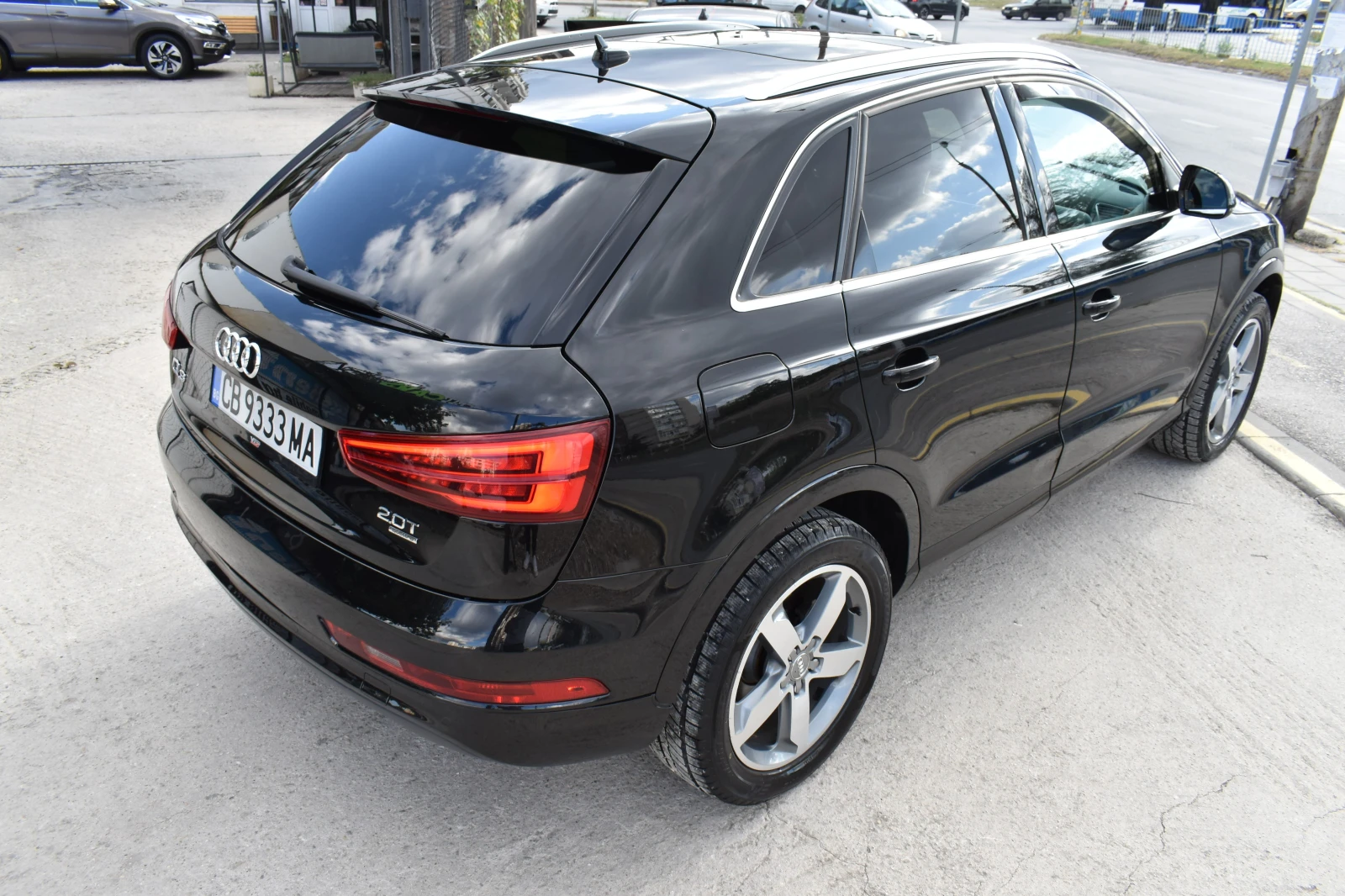 Audi Q3 2.0T* S-LINE* PANORAMA, снимка 5 - Автомобили и джипове - 56413743