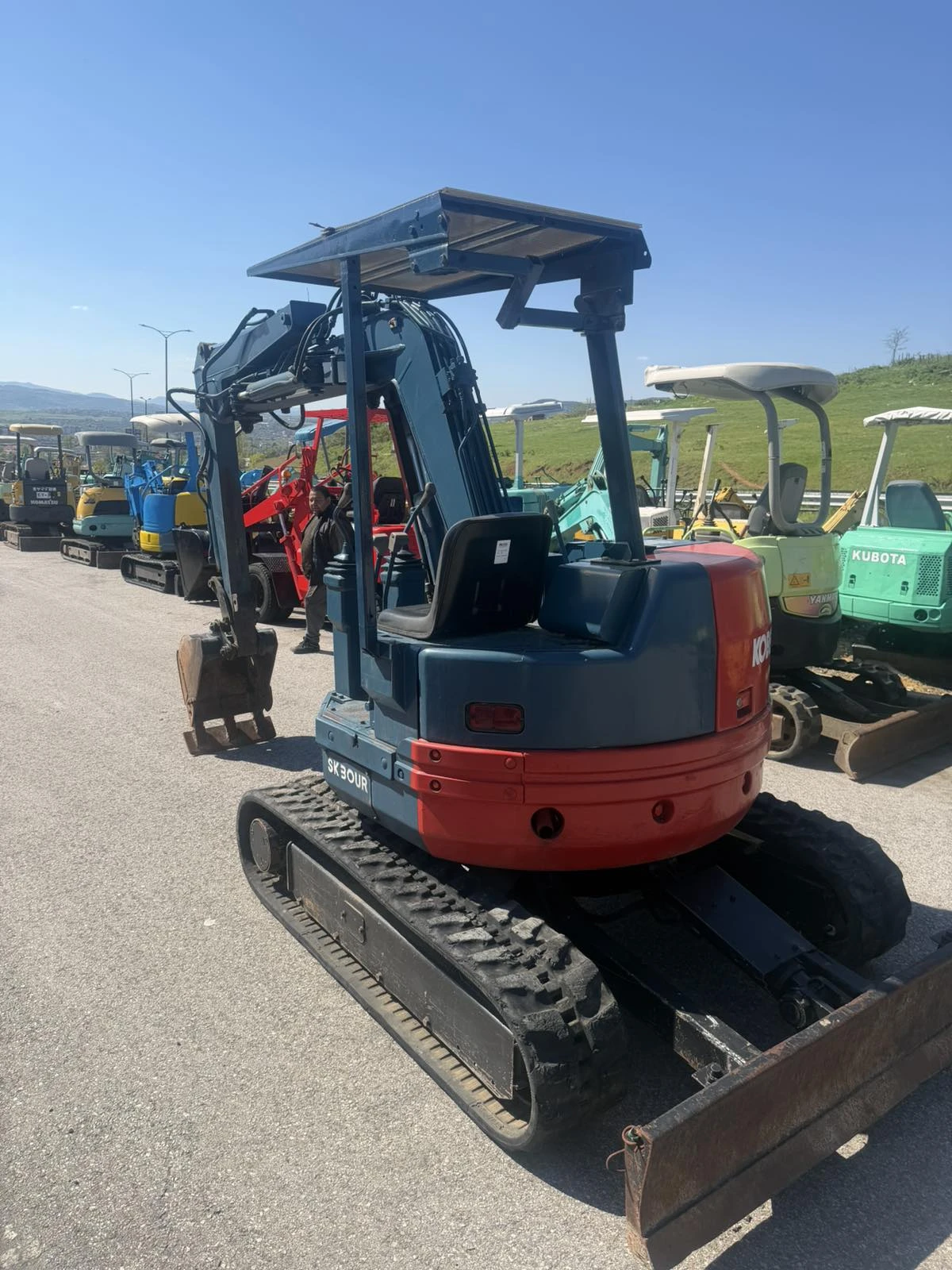 Багер Kobelco 3 тона Перфектен, снимка 8 - Индустриална техника - 54407028