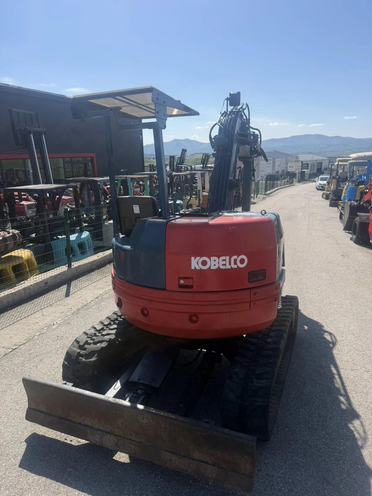 Багер Kobelco 3 тона Перфектен