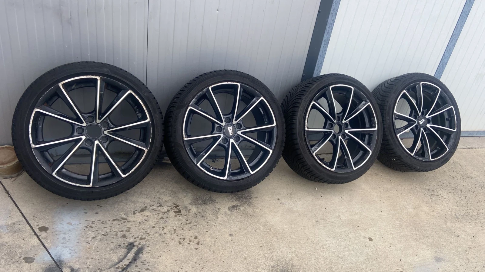 ���� � ������ 225/40R18 | Mobile.bg � ����������� 1