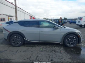 Kia EV6 LIGHT LONG RANGE AWD, снимка 12