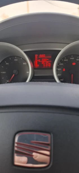 Seat Ibiza 1.6 TDI 105 кс Автопилот - 4400 € / 8605.65 лв. - 96976195 11