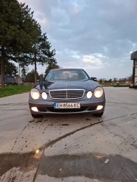 ������ Mercedes-Benz E 200