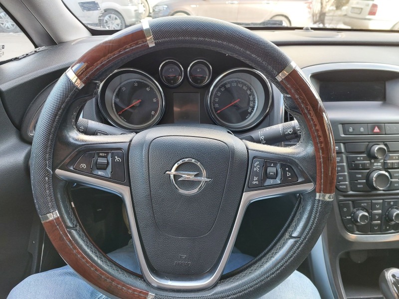 Opel Astra 1.7CDTI 110PS, снимка 9 - Автомобили и джипове - 46182928