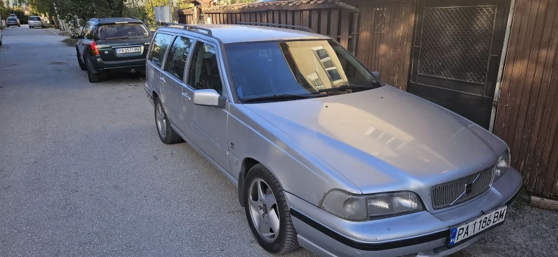 Volvo V70, снимка 1 - Автомобили и джипове - 47657041